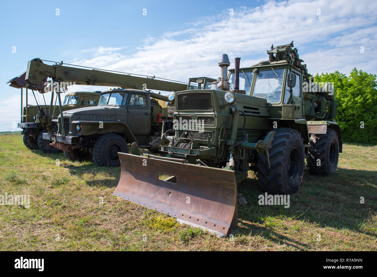 Bulldozer blindato. Antica di ingegneria militare. Foto Stock