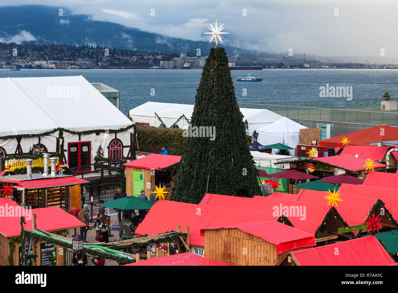 Mercatino di Natale bancarelle sul lungomare di Vancouver Foto Stock