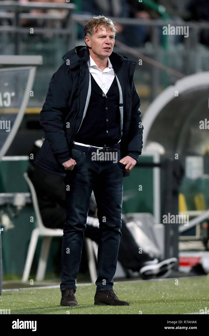 L'AIA - ADO - Graafschap , Calcetto , Stagione 2018/2019 , Eredivisie , Cars jeans Stadium , 08-12-2018 , ADO trainer coach Alfons Groenendijk durante il gioco ADO - Graafschap . Foto Stock