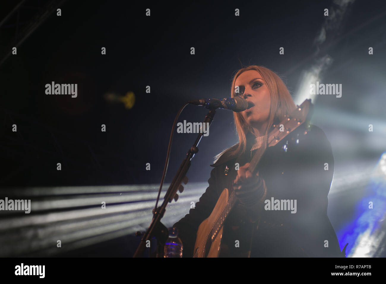 Aberdeen, Regno Unito. 8 Dic 2018. Dormire nel parco . Amy Macdonald esegue il suo primo concerto della notte prima di passare a, Dundee, Glasgow e Edimburgo. Paolo di Credito Credito Glendell: Paolo Glendell/Alamy Live News Foto Stock