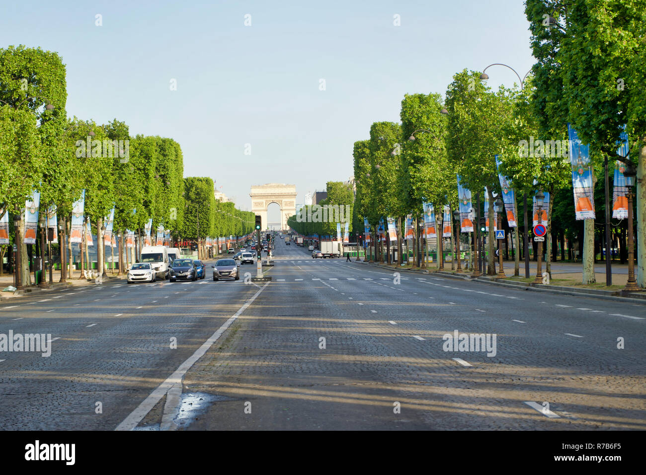 Parigi, Francia - 26 Maggio 2018: l'Arco Trionfale - monumento architettonico, Place Charles de Gaulle Foto Stock