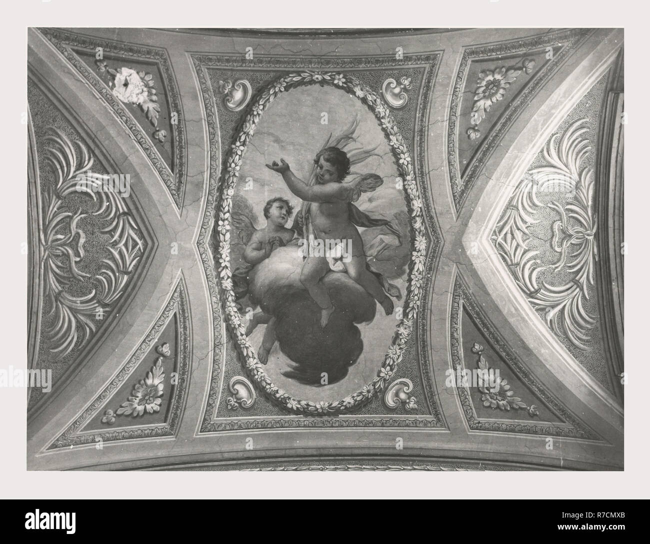 Lazio Roma Roma Palazzo Lante, questa è la mia Italia, il paese italiano di storia visiva, Post-architettura medievale, vista sul cortile, scultura architettonica soffitto dipinto e affreschi murali, scultoreo di rilievi. Palazzo fu commissionata da papa Leone X dei Medici all inizio del XVI secolo. Dopo la II Guerra Mondiale, il palazzo è stato assunto dalla città di Roma e nel 1955, il restauro iniziato, finitura in c. 1958. Situato sulla Piazza S. Eustachio. Foto Stock