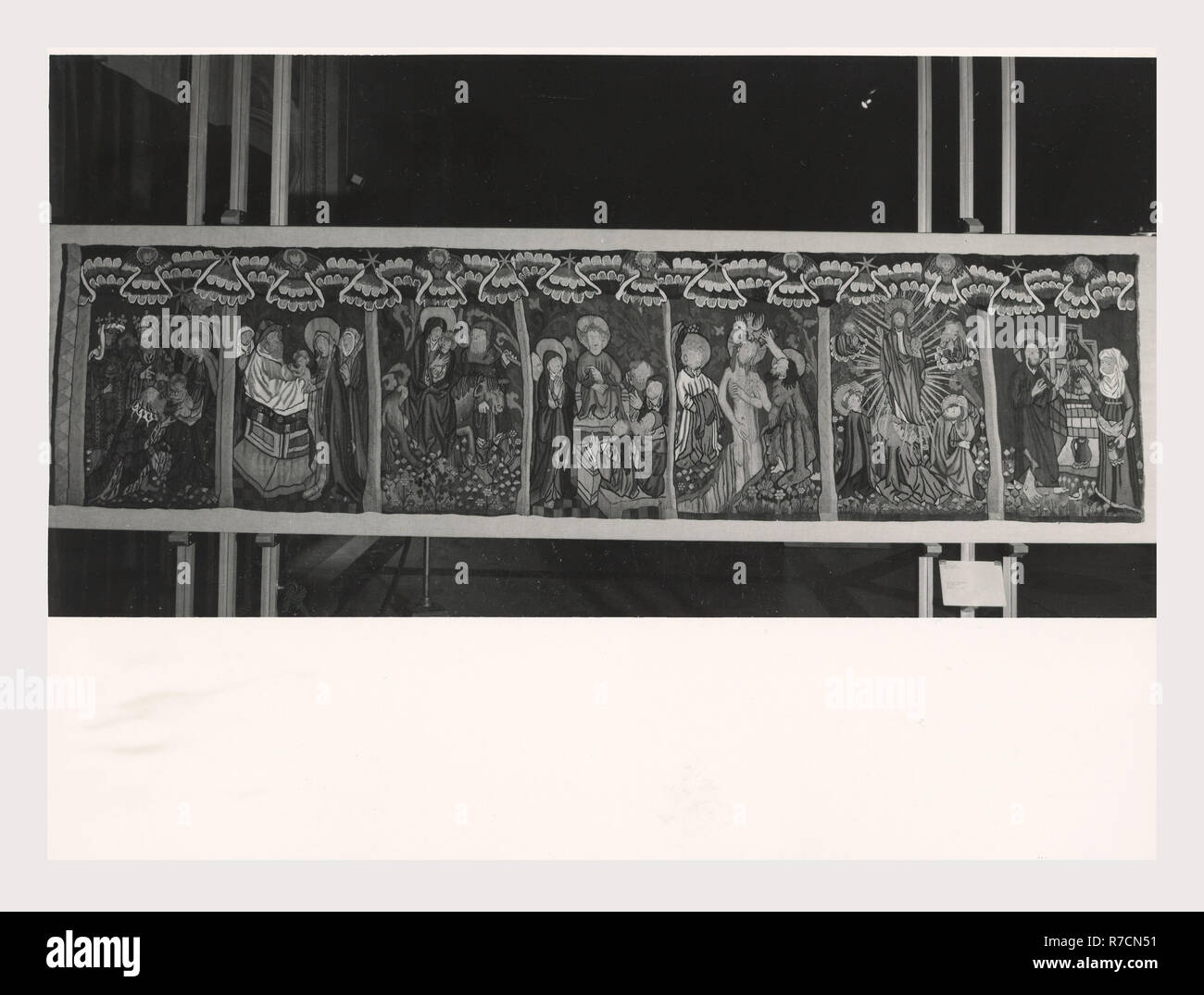 Lazio Roma Roma Palazzo Venezia, Museo, questa è la mia Italia, il paese italiano di storia visiva, post-medievale collezione arazzi Nella 'Sala Regia', che occupa le stanze dell'appartamento Balbo, dove Paolo II vissuto e radunò le sue collezioni. Tedesco e arazzi francesi del XVI secolo, tutti fabbricati a Bruxelles e cinque arazzi italiana dalla Riviera dopo vignetta di disegni da Giov. Franc. Romanelli nel 1637-42. Foto Stock