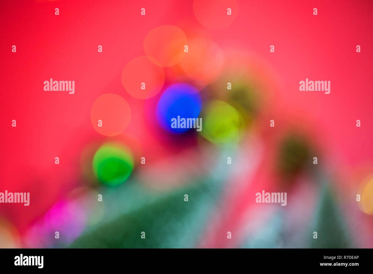 Sfondo di Natale nelle luci sfocati. Vacanza sfocata Abstract Foto Stock