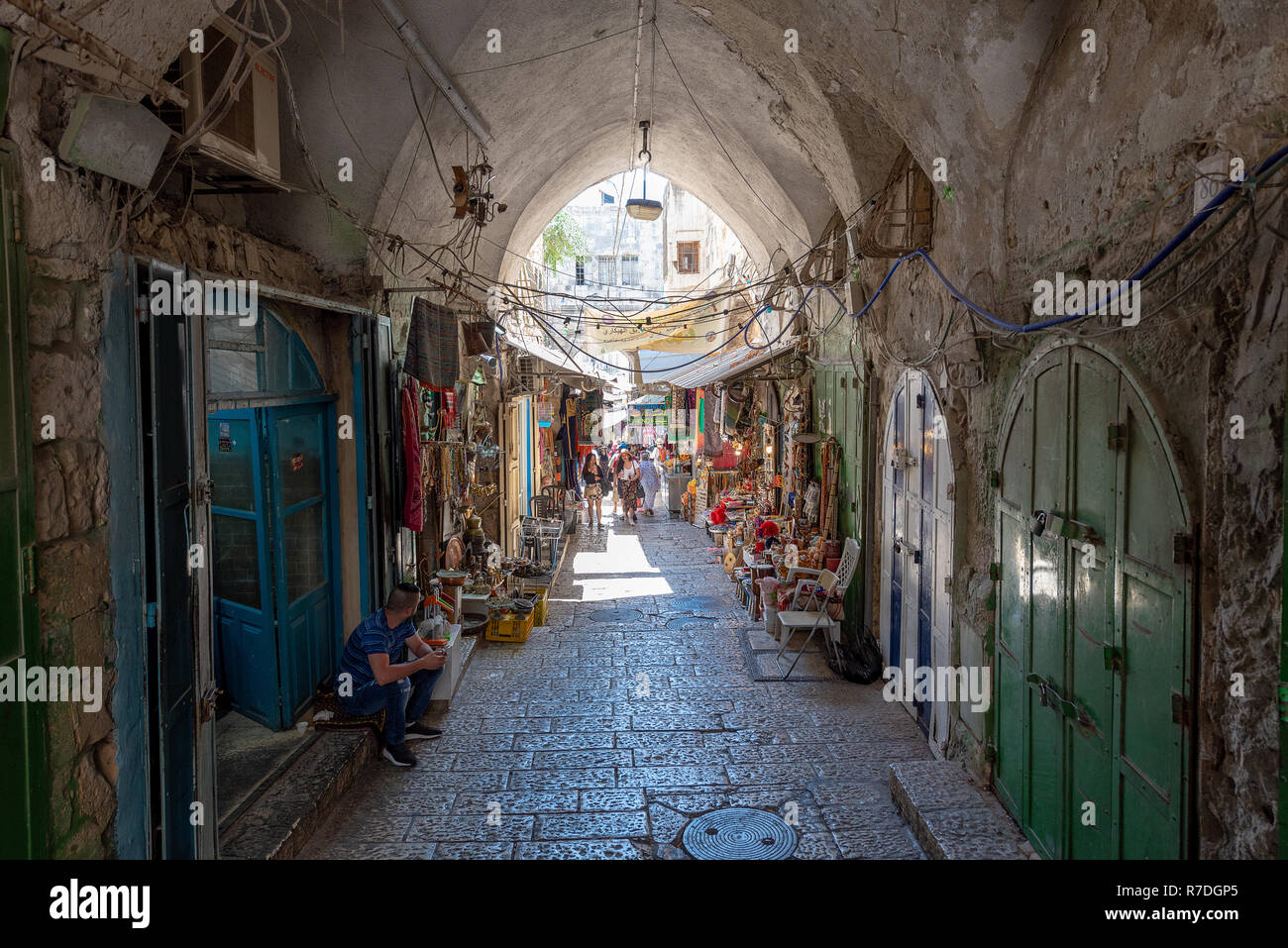 Gerusalemme, Israele - 10 settembre 2020. Persone che camminano nel quartiere musulmano della città vecchia di Gerusalemme, Israele. Foto Stock