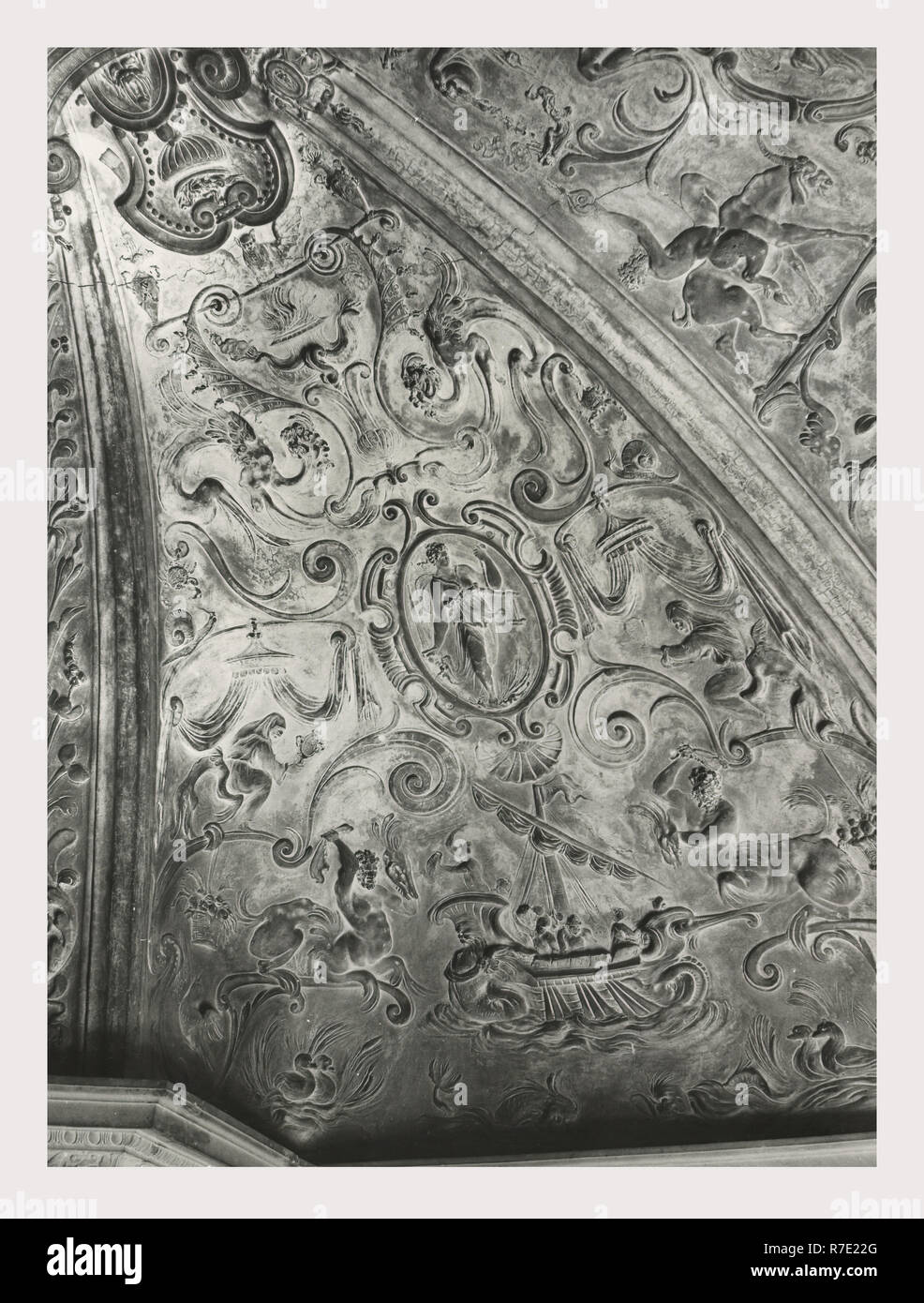 Marche Urbino Palazzo Ducale, Galleria Nazionale delle Marche, questa è la mia Italia, il paese italiano di storia visiva, post-medievale Primo piano Polittici, trittici, crocifissi, pannello dipinti, sculture, affreschi ora alloggiati in Museo decorazioni in stucco in cappelle private Vedi anche Urbino, Museo Albani Foto Stock