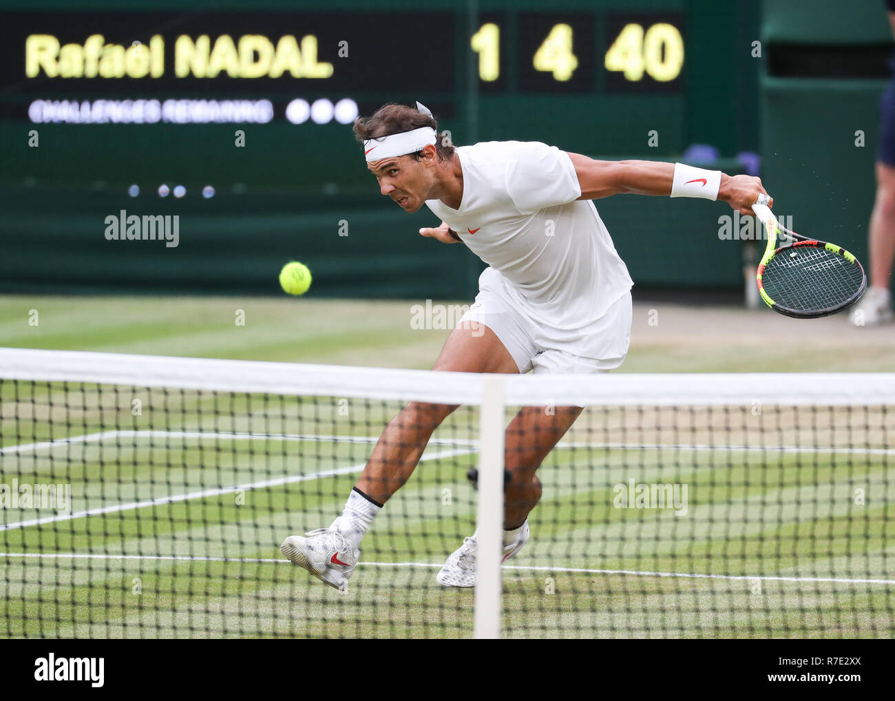 Giocatore spagnolo Rafael Nadal in azione a Wimbledon, Londra, Gran Bretagna, Regno Unito. Foto Stock