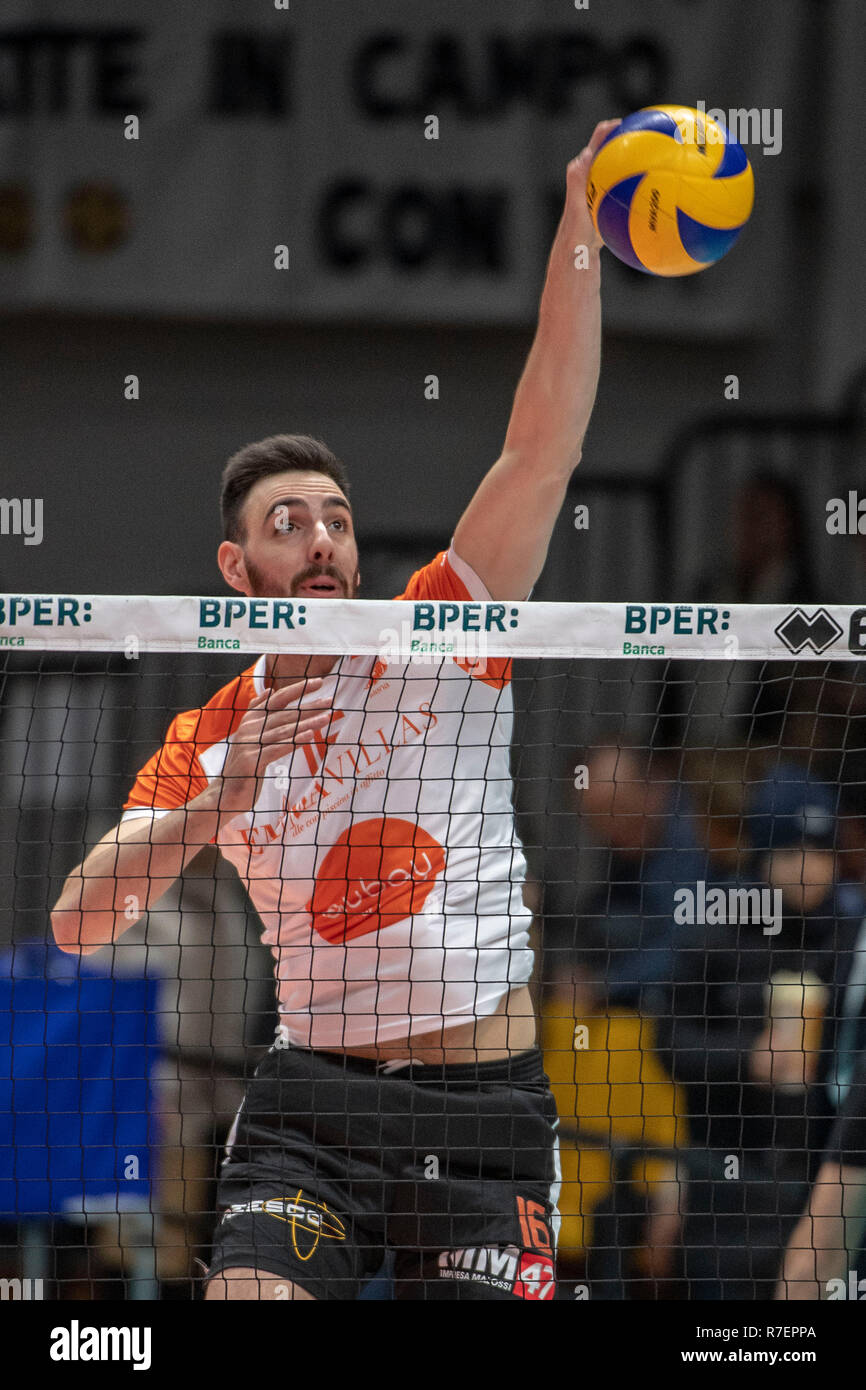 Modena, Italia. 8 Dic 2018. Johansen tedesco di Siena durante l'italiano Uomini lega volley serie A1 (SuperLega UnipolSai) match tra Modena Volley ed Emma Ville Siena al PalaPanini a Modena il 8 dicembre 2018. Credito: Enrico Calderoni AFLO/sport/Alamy Live News Foto Stock