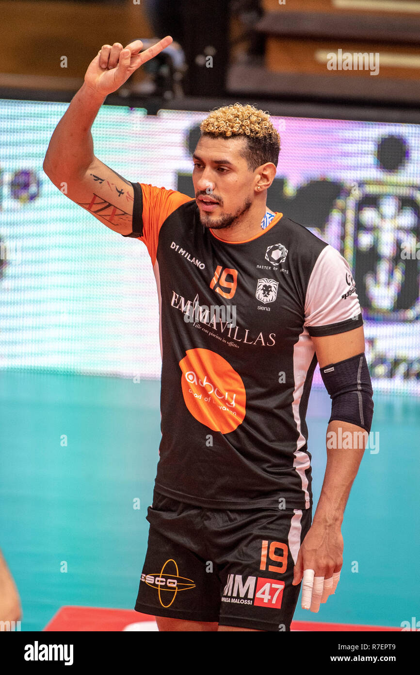 Modena, Italia. 8 Dic 2018. Fernando Hernandez di Siena durante l'italiano Uomini lega volley serie A1 (SuperLega UnipolSai) match tra Modena Volley ed Emma Ville Siena al PalaPanini a Modena il 8 dicembre 2018. Credito: Enrico Calderoni AFLO/sport/Alamy Live News Foto Stock