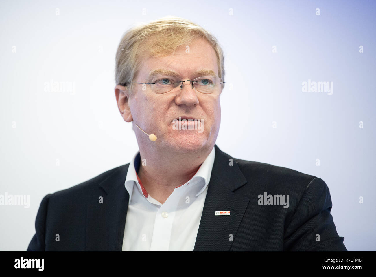 Gerlingen, Germania. 07Th Dec, 2018. Stefan Hartung, Bosch ex membro del consiglio di amministrazione per l'energia e la tecnologia edilizia settore commerciale, parlerà a una conferenza stampa della Bosch di tecnologia edilizia divisione. A partire dal 1 o gennaio 2019, Hartung sarà il nuovo Managing Director per la Mobility Solutions Division. Credito: Sebastian Gollnow/dpa/Alamy Live News Foto Stock
