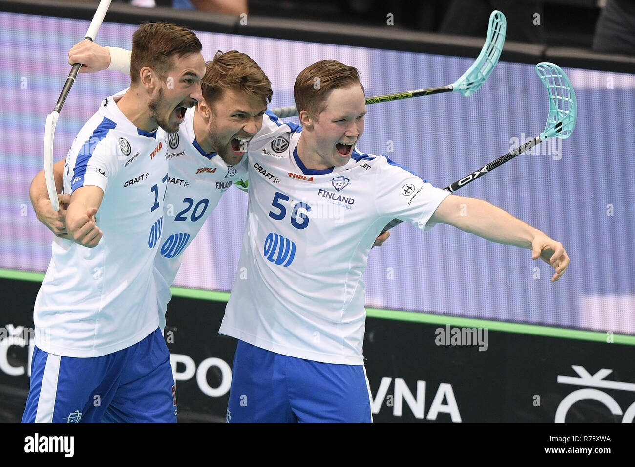 Praga, Repubblica Ceca. 09Dec, 2018. Nico Salo (FIN), il centro e i suoi compagni di squadra celebrare scoring per 5:2 nel mondiale maschile campionati sul floorball partita finale Finlandia vs Svezia, giocato a Praga, nella Repubblica Ceca il 9 dicembre 2018. Credito: Ondrej Deml/CTK foto/Alamy Live News Foto Stock