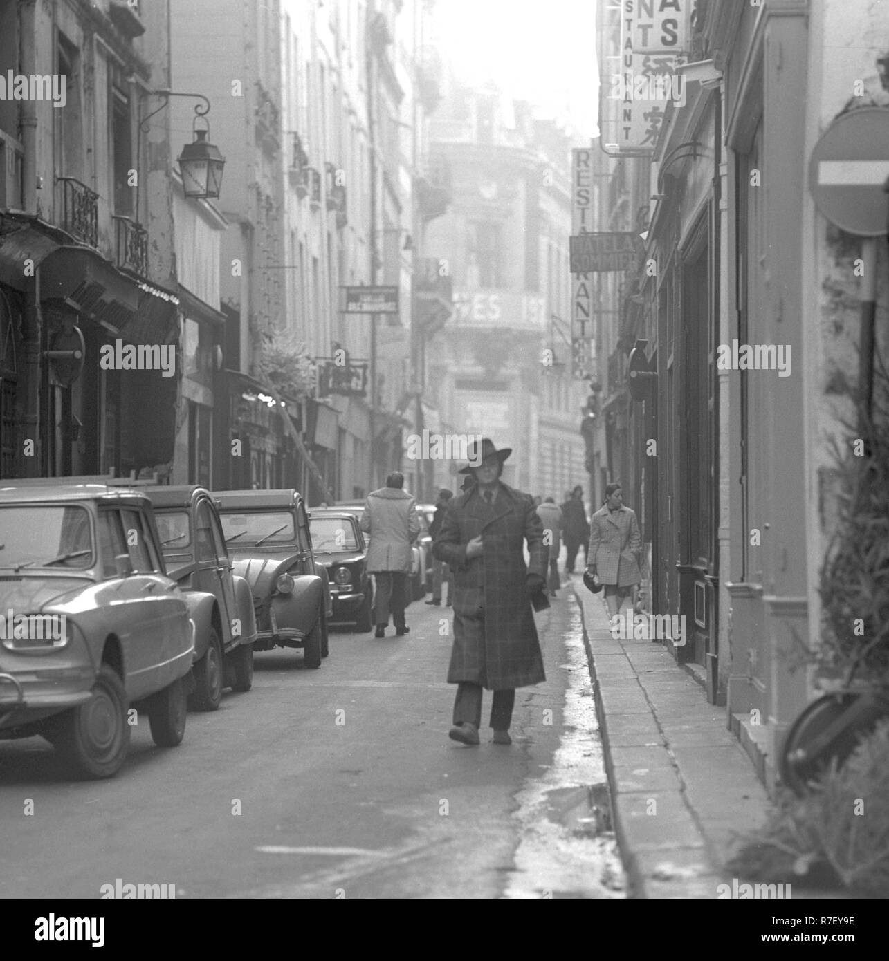 Scorcio di un vicolo a Parigi nel novembre 1970. Foto: Wilfried Glienke | Utilizzo di tutto il mondo Foto Stock