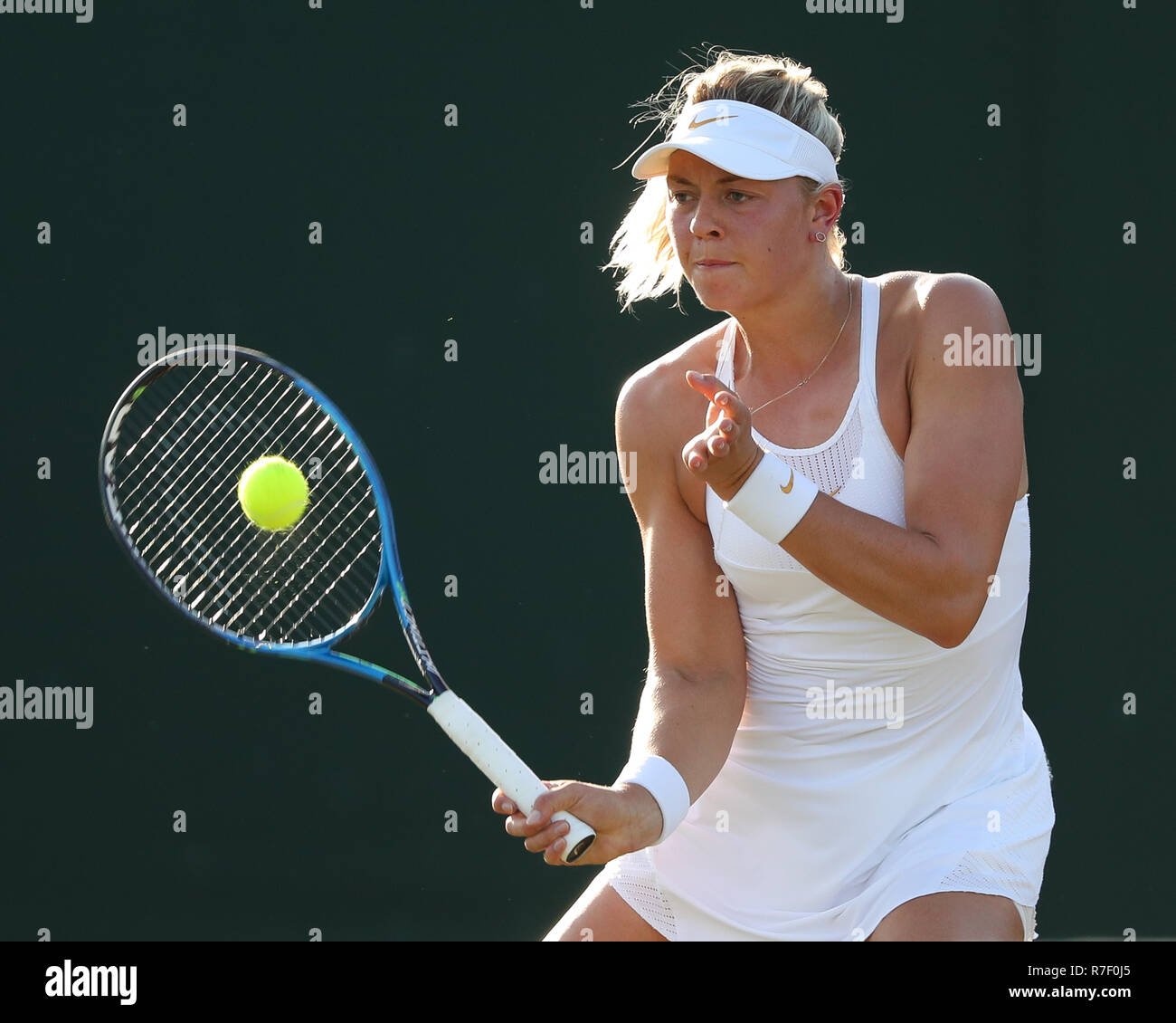 Giocatore tedesco Carina Witthoeft in azione a Wimbledon,Londra, Regno Unito. Foto Stock