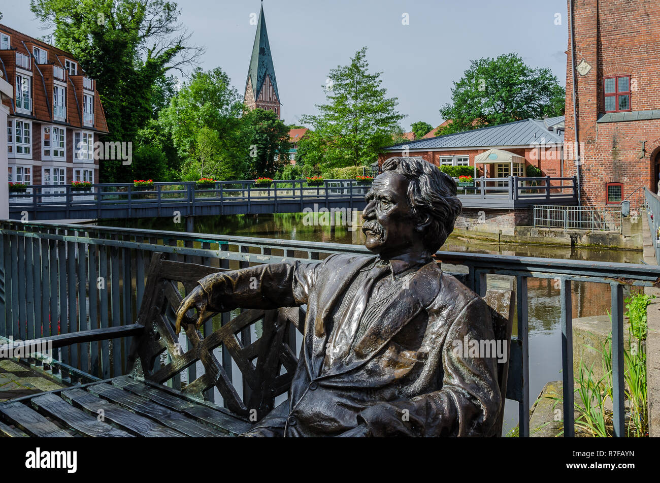 Visitare il sito web di Lüneburg e godetevi l'atmosfera e la diversità di una città storica con un centro storico medievale, che tuttavia è giovane nel cuore. Foto Stock