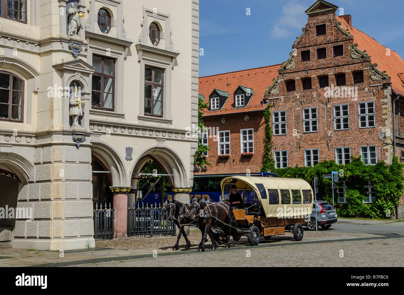 Visitare il sito web di Lüneburg e godetevi l'atmosfera e la diversità di una città storica con un centro storico medievale, che tuttavia è giovane nel cuore. Foto Stock