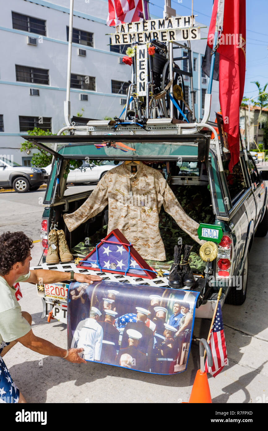 Miami Beach Florida, Miami Beach, stazione di polizia, cerimonia del Memorial Day, festa federale, memoriale di viaggio, immigrato etnico ispanico Latino latino Foto Stock