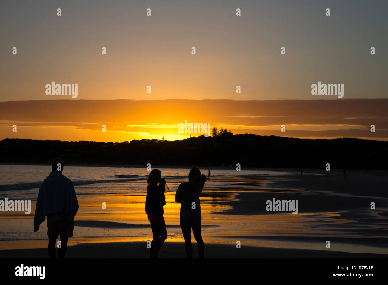 La gente a guardare il tramonto su Point Lookout, North Stradbroke Island, Queensland, Australia Foto Stock