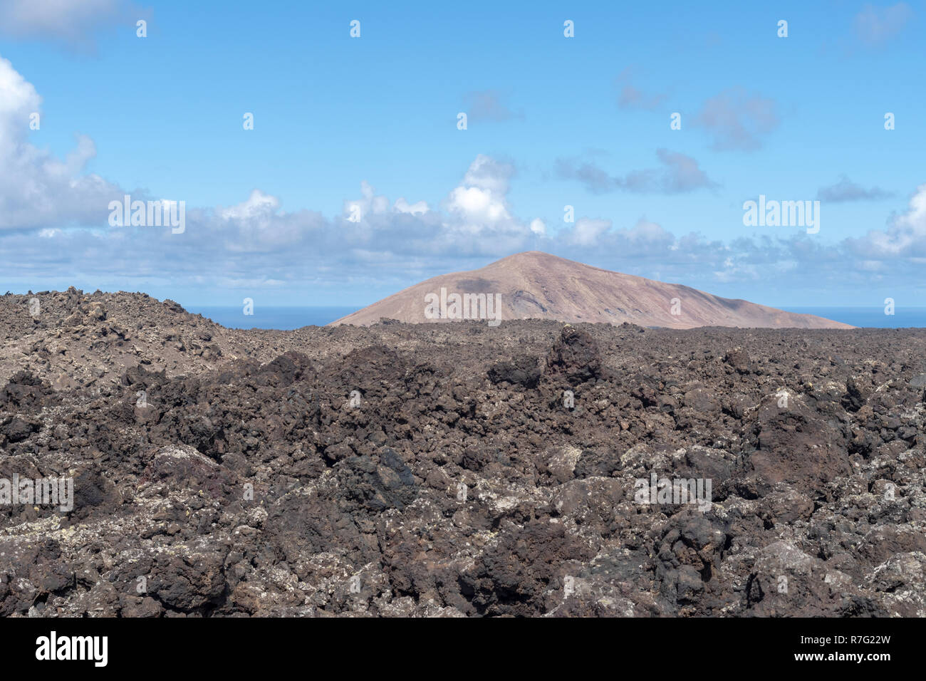 Paesaggio vulcanico con pietra lavica formazione, Lanzarote, Isole Canarie, Spagna Foto Stock