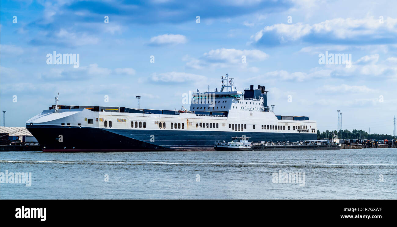 Il Sifferdok (anche in piena Alphonse Sifferdok o Schepen Sifferdok) è un approdo nel porto di Gand, sulla riva destra del canale Gand-Terneuzen Foto Stock