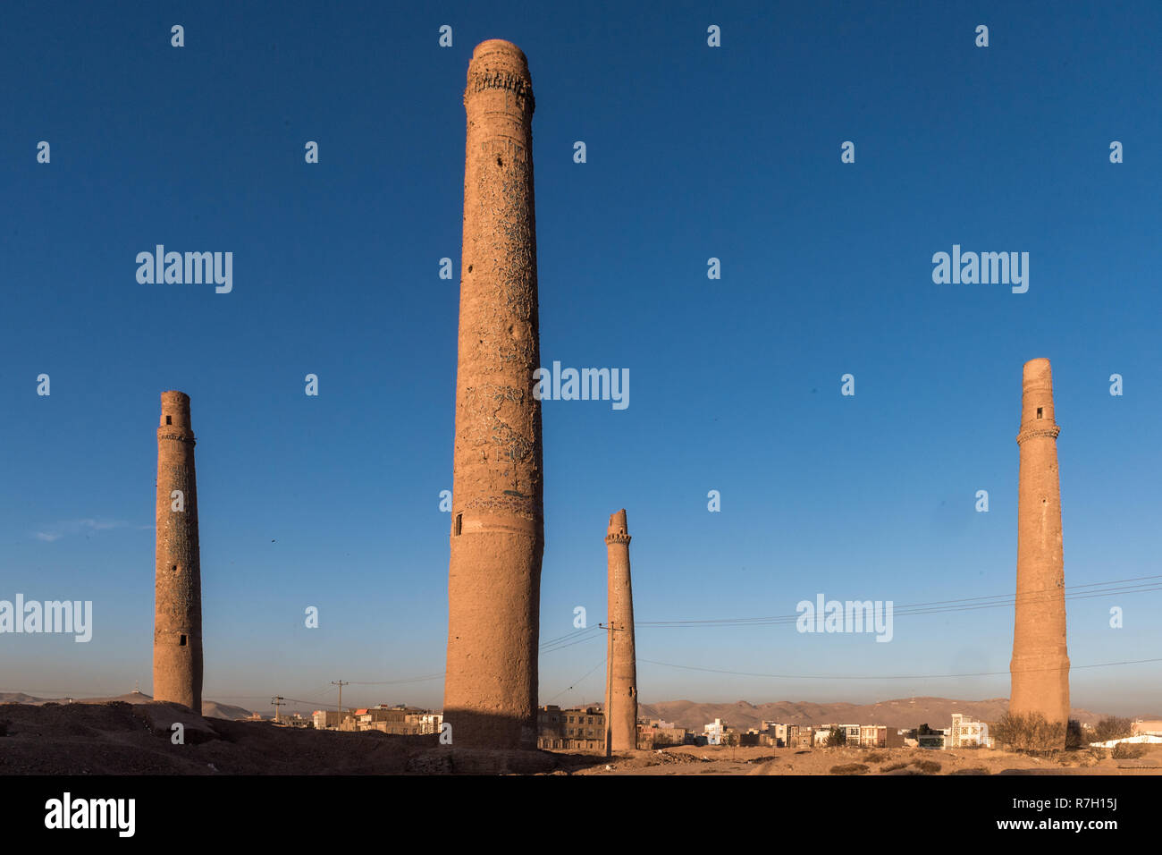 Quattro minareti, Musalla complessa al tramonto, Herat, provincia di Herat, Afghanistan Foto Stock