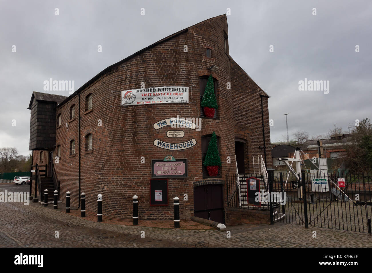 Un magazzino doganale. Stourbridge, West Midlands, Isole britanniche. Foto Stock