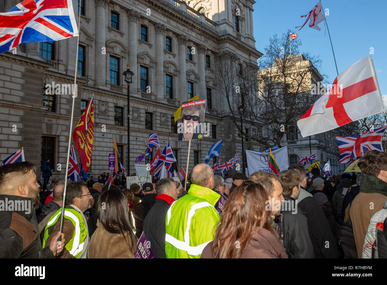 Londra, Regno Unito. Il 9 dicembre, 2018. Dimostranti al 'Brexit significa uscire dall' / 'Brexit tradimento marzo". Credito: Graeme Weston/Alamy Live News Foto Stock