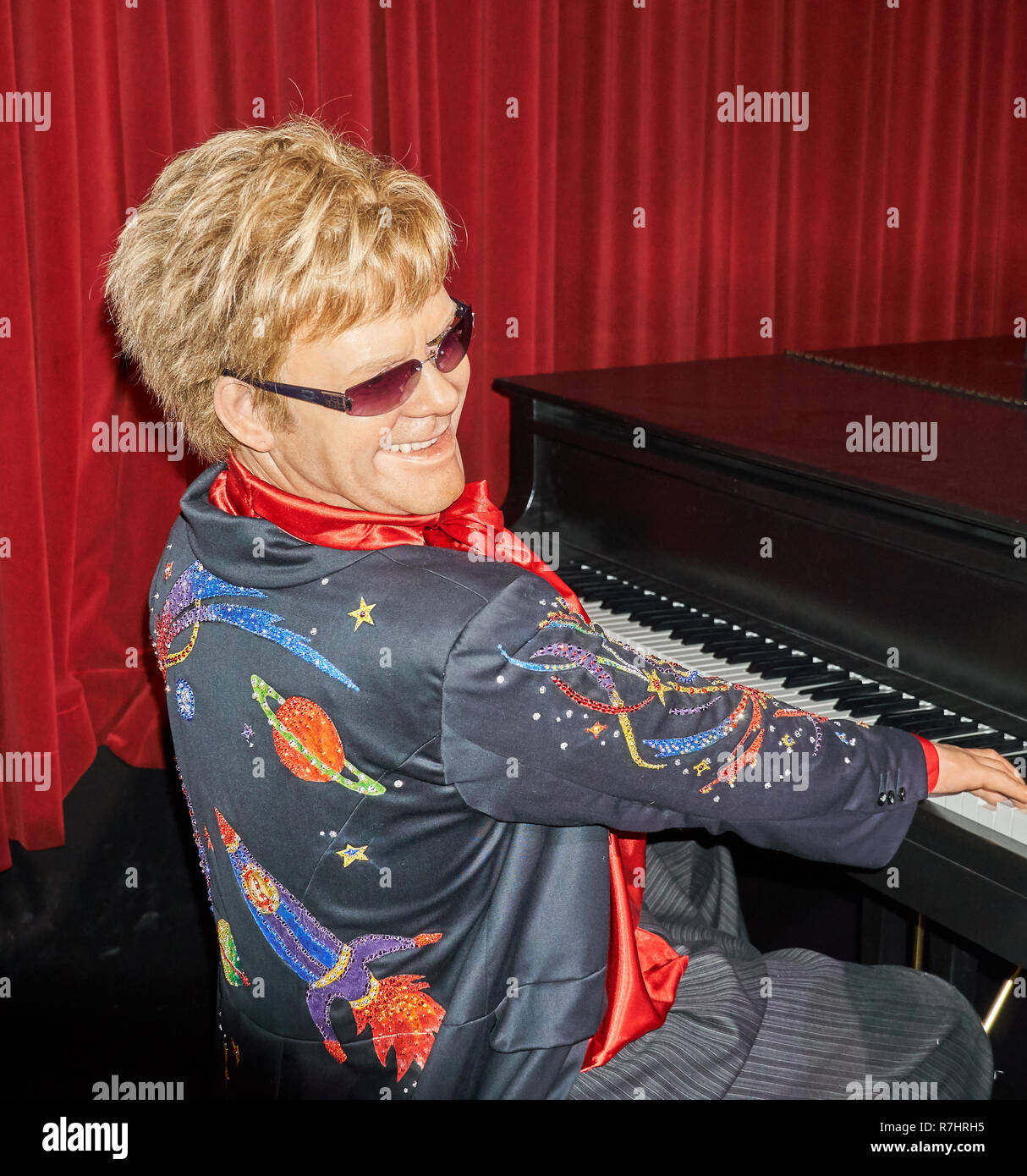 MONTREAL, Canada - 23 settembre 2018: Sir Elton Hercules John, cantante inglese, pianista e compositore. Museo delle cere Grevin a Montreal, Quebec, Canada Foto Stock