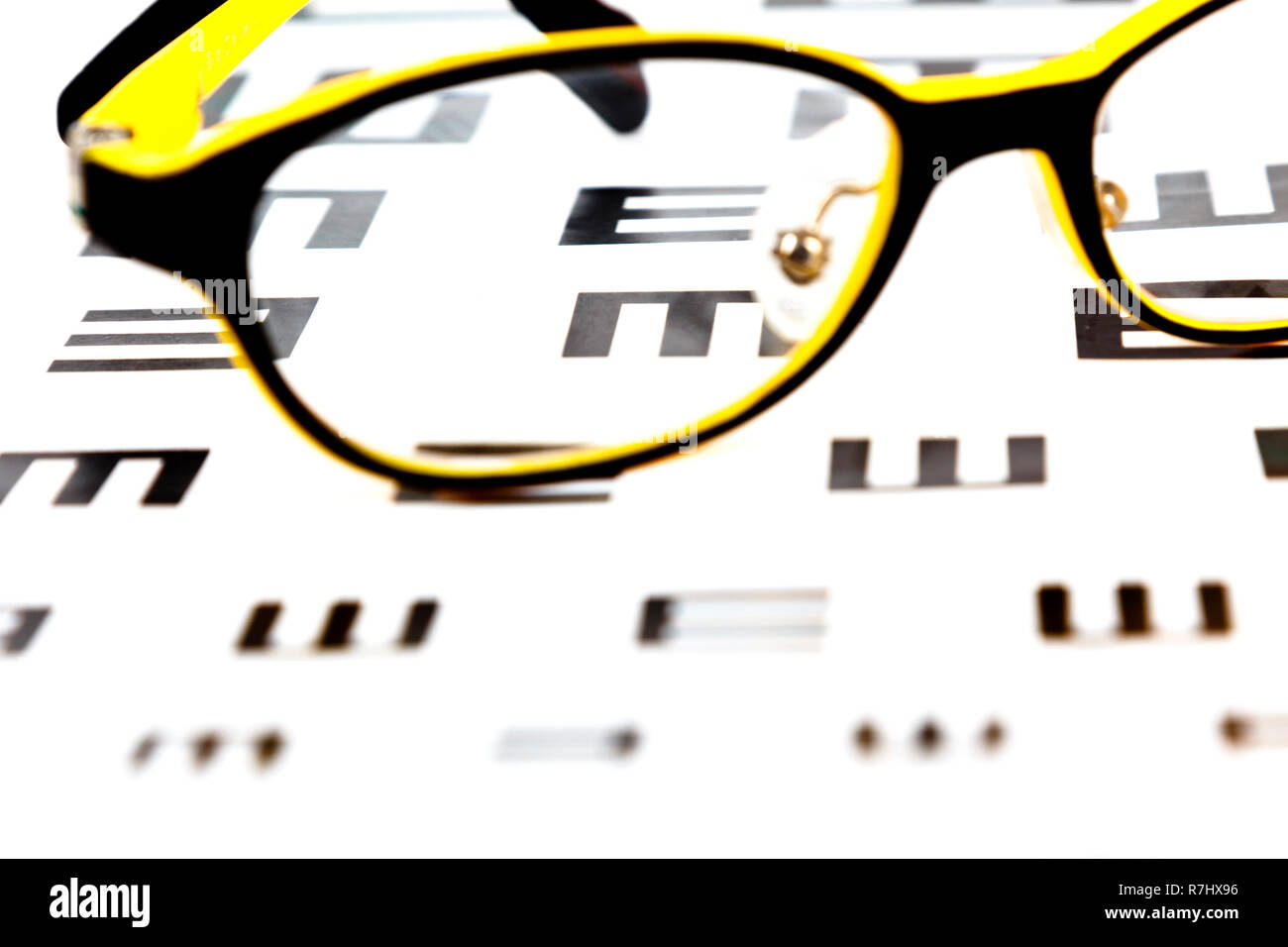 Occhiali Visione sulla tabella di dati di prova Foto Stock