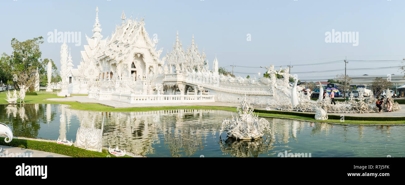 Wat Rong Khun o Tempio bianco panorama, Chiang Rai, Thailandia Foto Stock Wat Rong Khun o Tempio bianco panorama, Chiang Rai, Thailandia Foto Stock