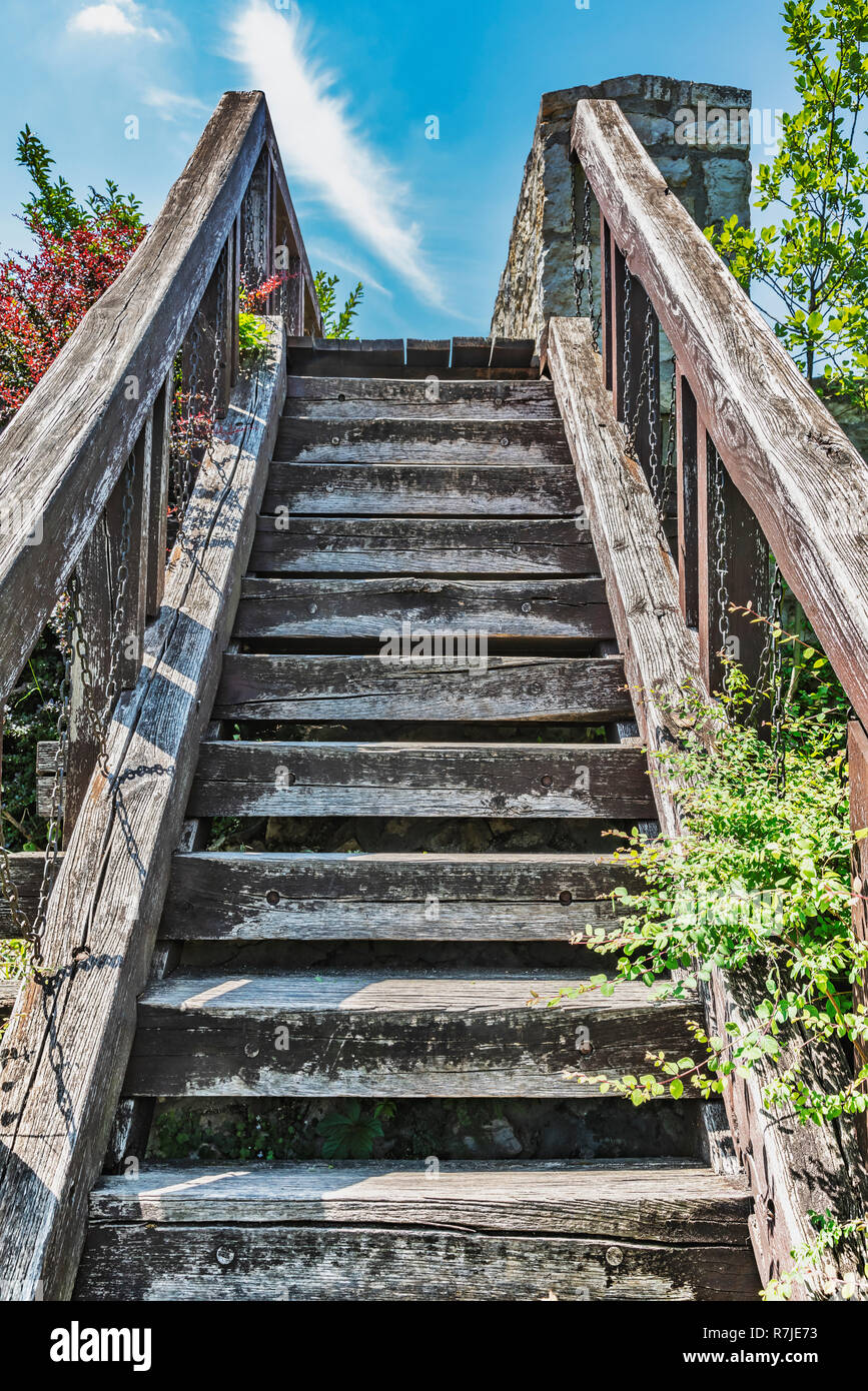 Dettagli di una vecchia scala in legno Foto Stock
