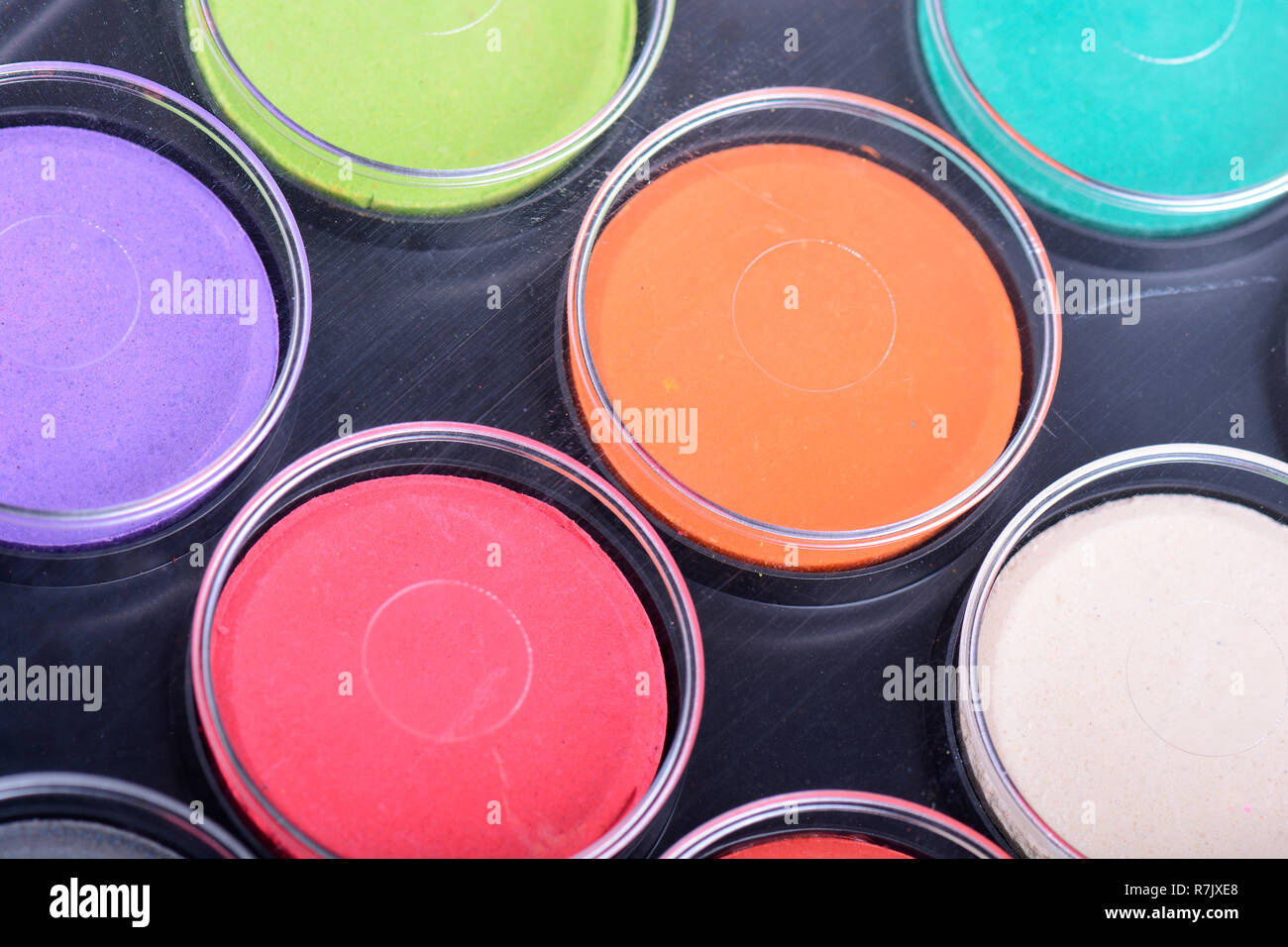 Paint Pots in colori assortiti. close up Foto Stock