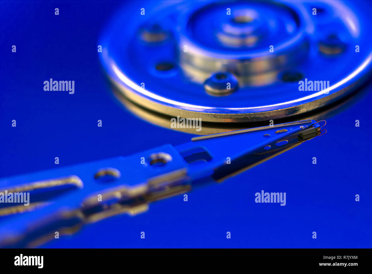 Disco rigido unità di testa del computer, macro studio shot Foto Stock