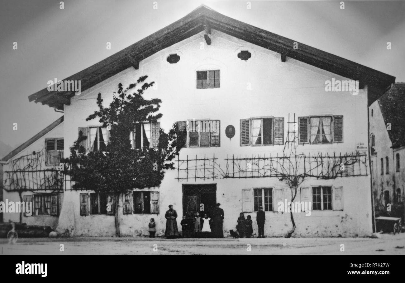 Casa di nascita e il luogo di nascita di Papa Benedetto XVI, Marktl presso il fiume Inn, distretto di Altoetting, Alta Baviera, Baviera, Germania, Europa Foto Stock