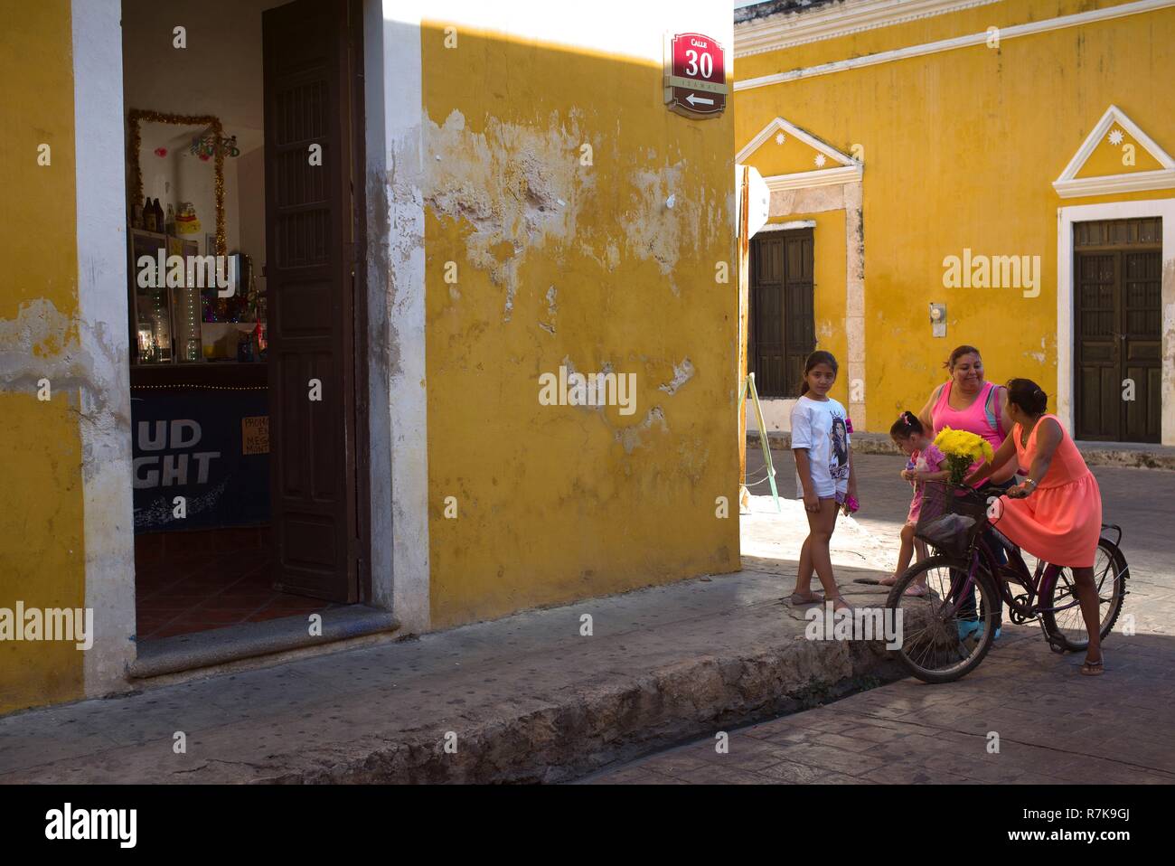 Messico, Yucatán, Izamal, la città di colore giallo Foto Stock