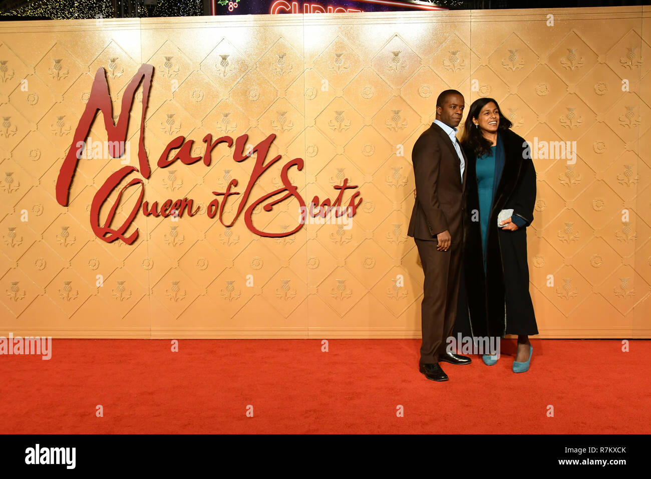 Londra, Regno Unito. 10 dic 2018. Adrian Lester e Lolita Chakrabarti Arrivers a Maria Regina di Scozia - European premiere a Cineworld, Leicester Square il 10 dicembre 2018, Londra, Regno Unito. Credito: Picture Capital/Alamy Live News Credit: capitale dell'immagine/Alamy Live News Foto Stock