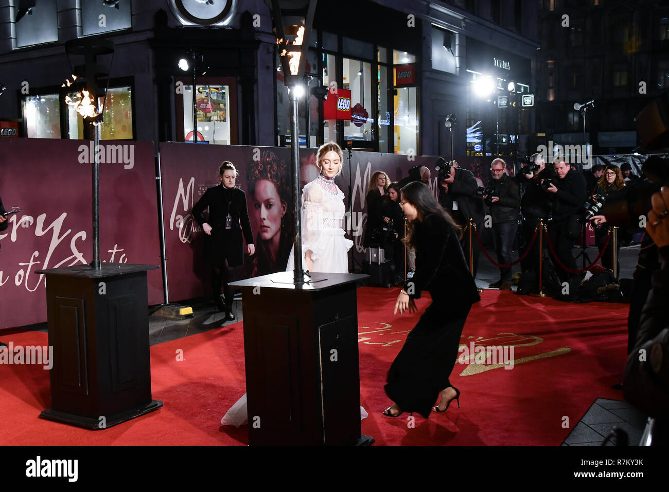 Londra, Regno Unito. 10 dic 2018. Saoirse Ronan Arrivers a Maria Regina di Scozia - premiere europeo ay Cineworld, Leicester Square il 10 dicembre 2018, Londra, Regno Unito. Credito: Picture Capital/Alamy Live News Credit: capitale dell'immagine/Alamy Live News Foto Stock