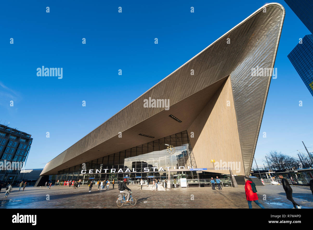 Esterno della nuova Stazione Centrale di Rotterdam, Paesi Bassi Foto Stock