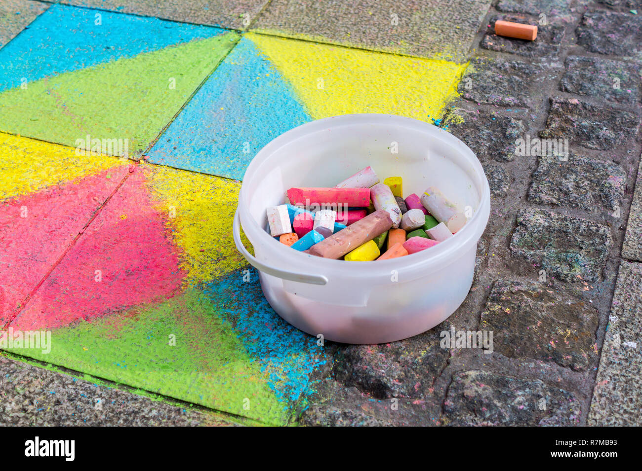 Coloratissima street chalk Foto Stock