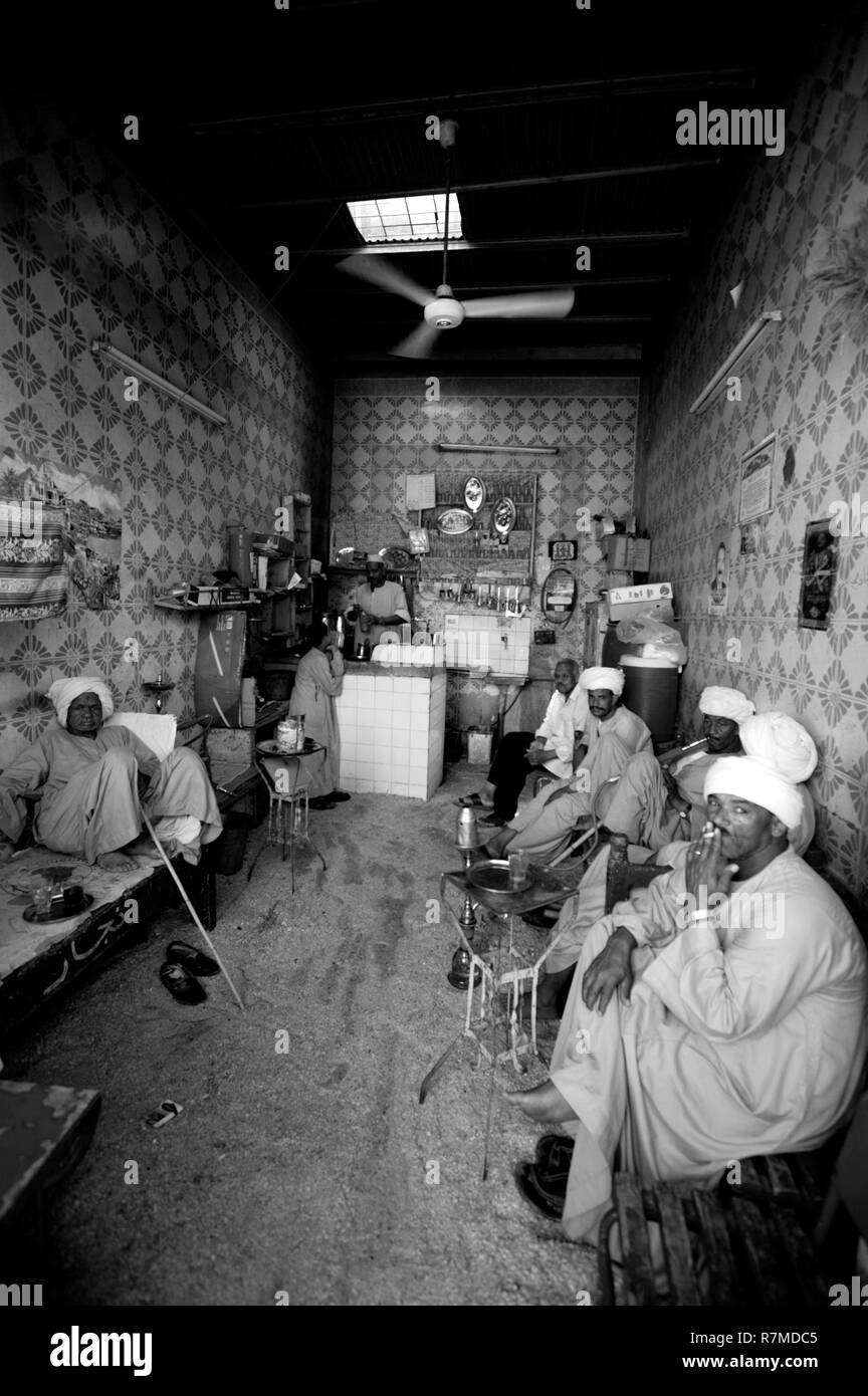 L'Egitto, l'atmosfera in un cafe, il villaggio di Drao Foto Stock