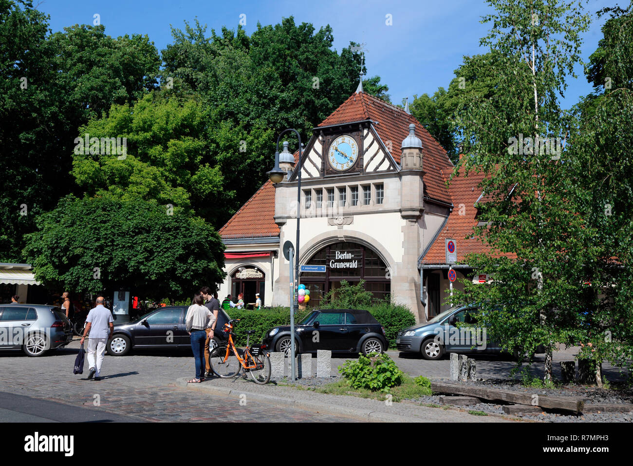 Stazione ferroviaria di s bahn grunewald immagini e fotografie stock ad ...