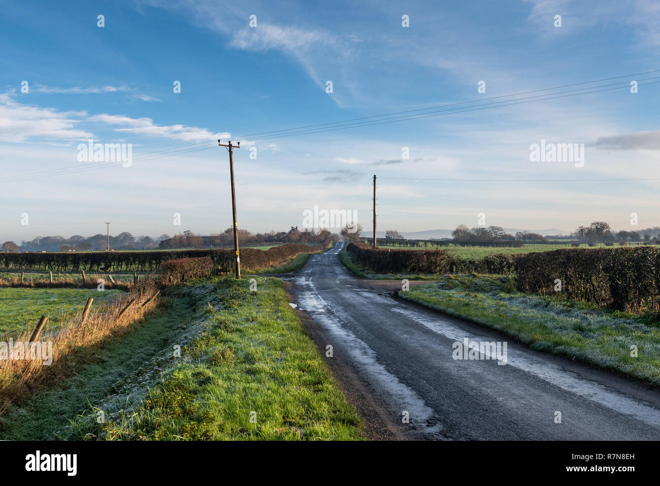 Gap di argilla Lane Near Hambleton sulla costa di Fylde di lancashire Foto Stock