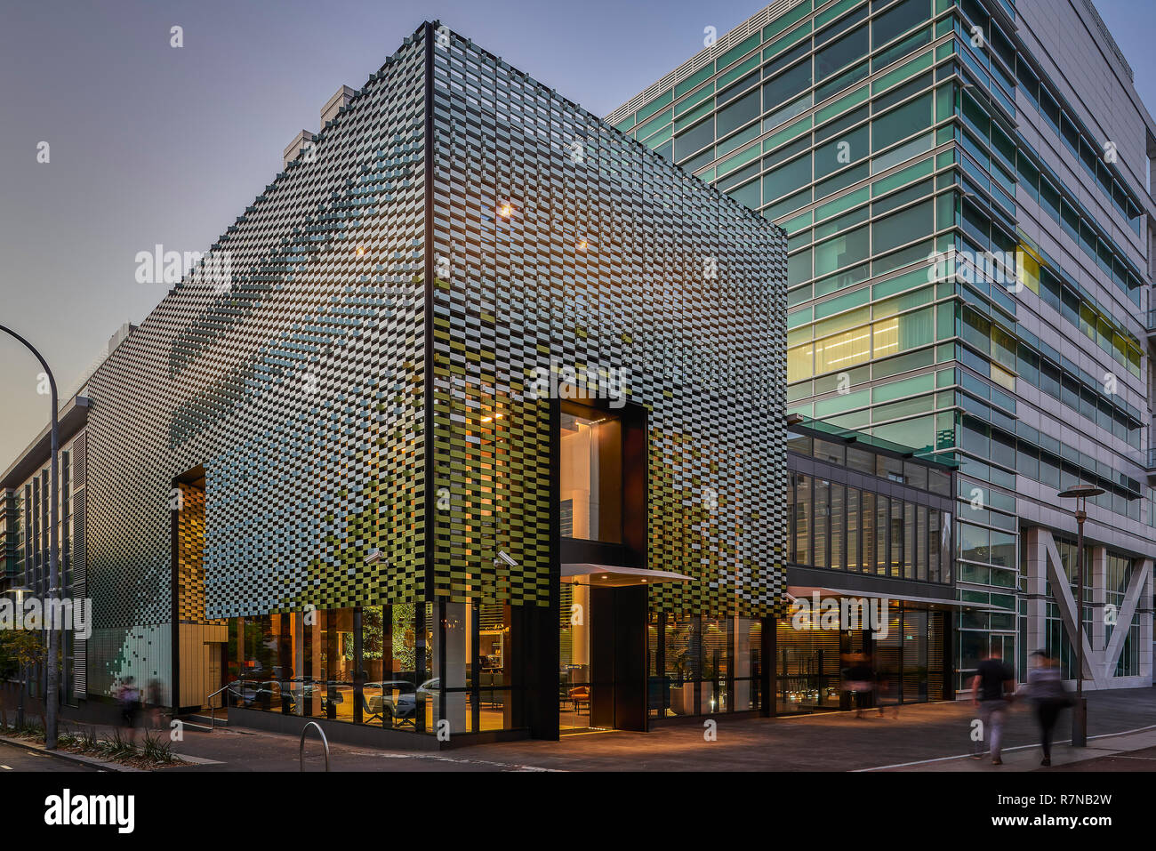 Nuova facciata da strada. U60, Sydney, Australia. Architetto: Custance Associates, 2018. Foto Stock