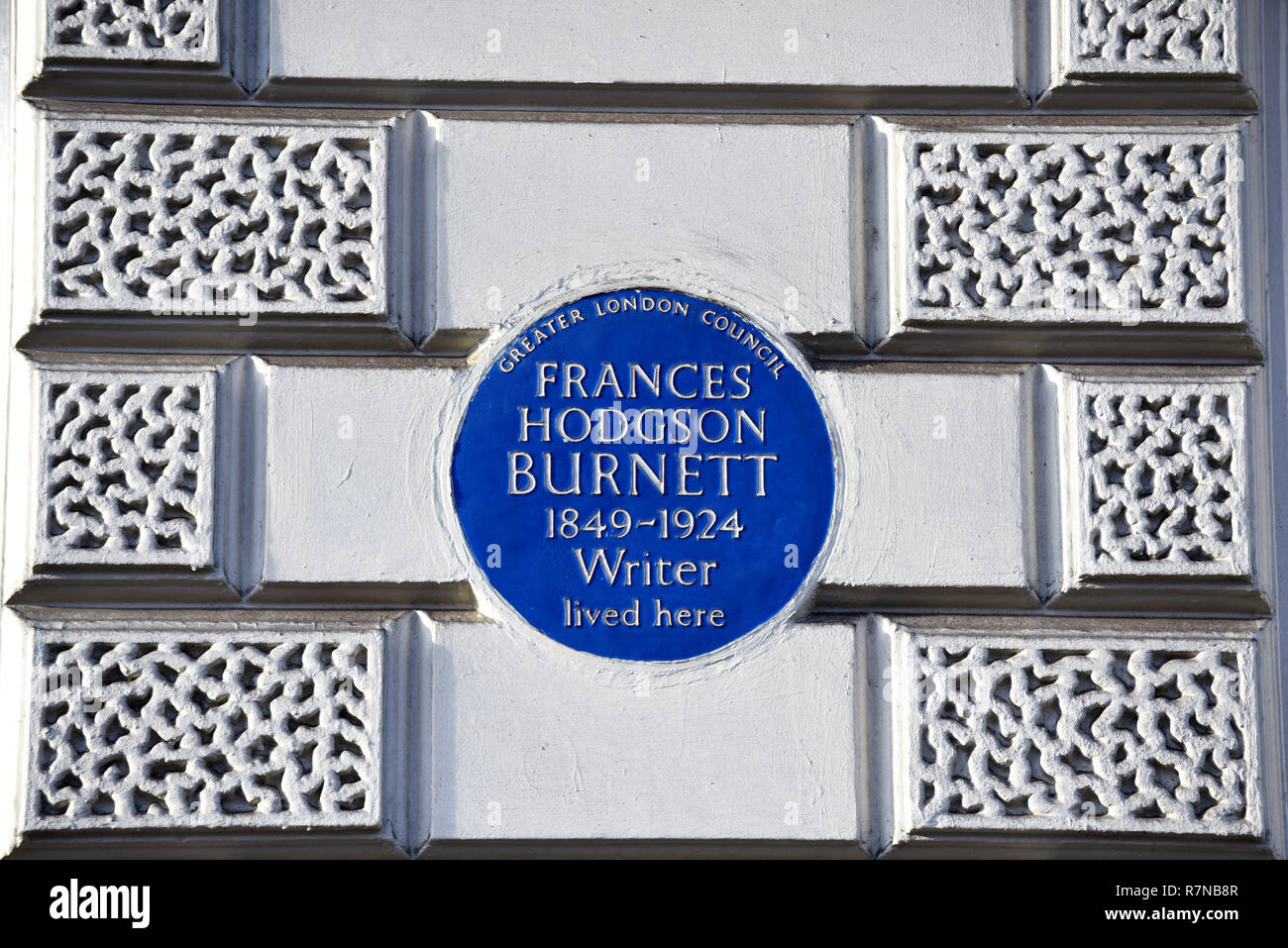 Targa blu per Frances Hodgson Burnett romanziere e drammaturgo, meglio conosciuto per bambini romanzi come Little Lord Fauntleroy il Giardino Segreto Foto Stock