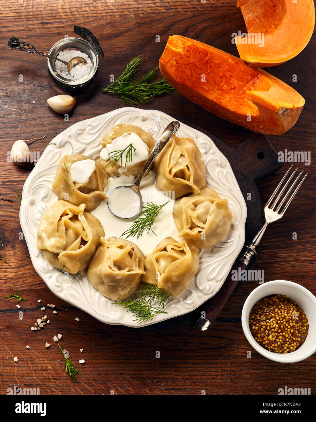 Asian cotto a vapore Gnocchi Manti con zucca e aglio. Foto Stock