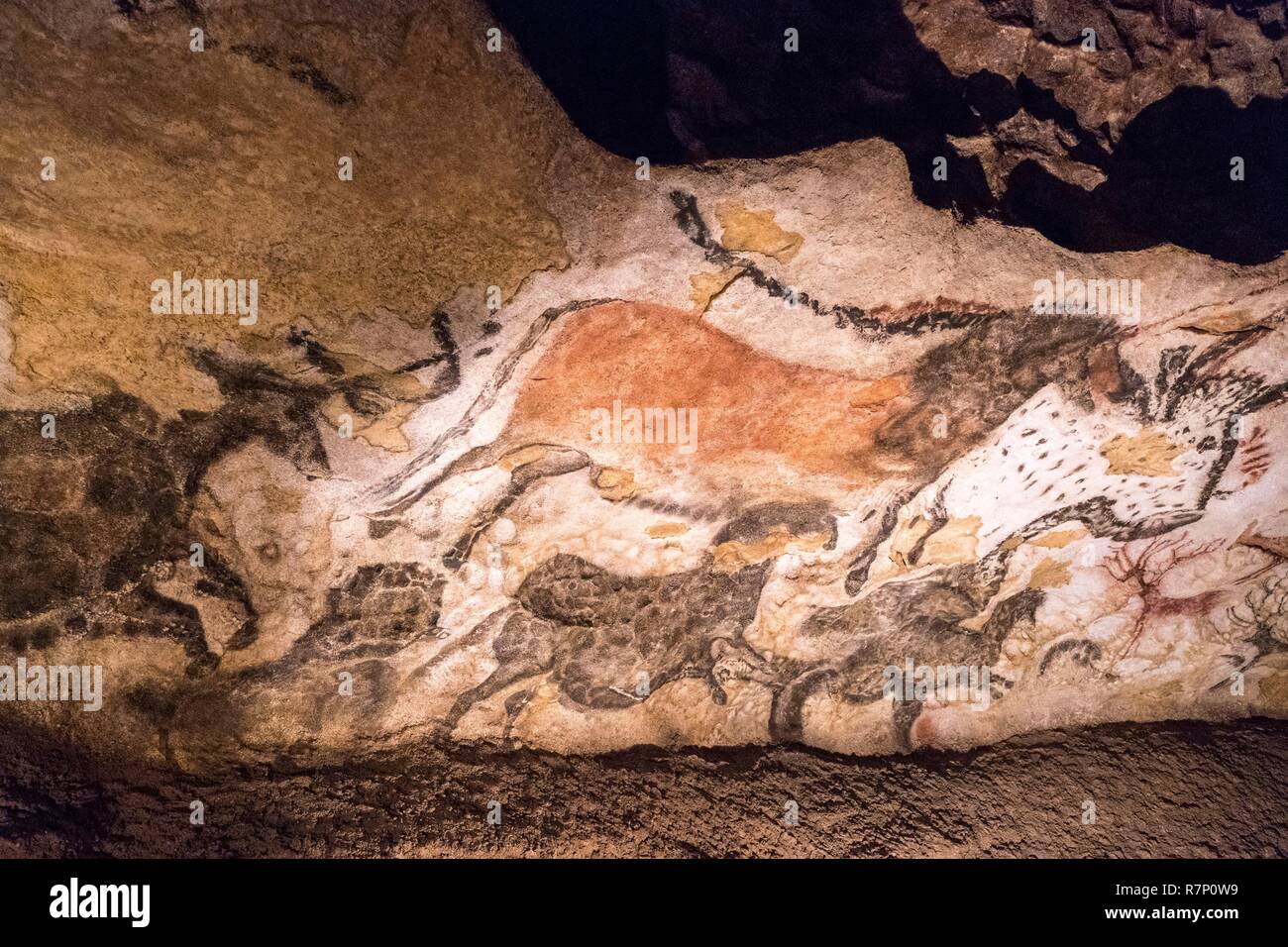 Francia, Dordogne, Perigord Noir, Vezere Valley, sito preistorico e grotta decorata elencati come patrimonio mondiale dall' UNESCO, Montignac sur Vezere, Lascaux II, decorate grotte del Paleolitico Foto Stock