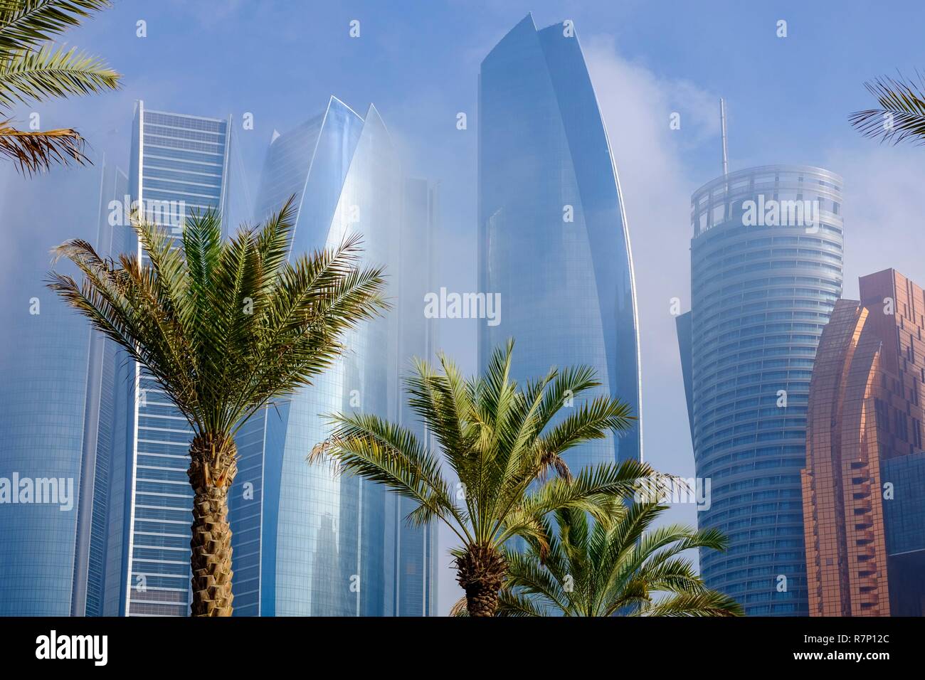 Emirati Arabi Uniti, Abu Dhabi, al quartiere Khubeirah, Etihad Towers Foto Stock