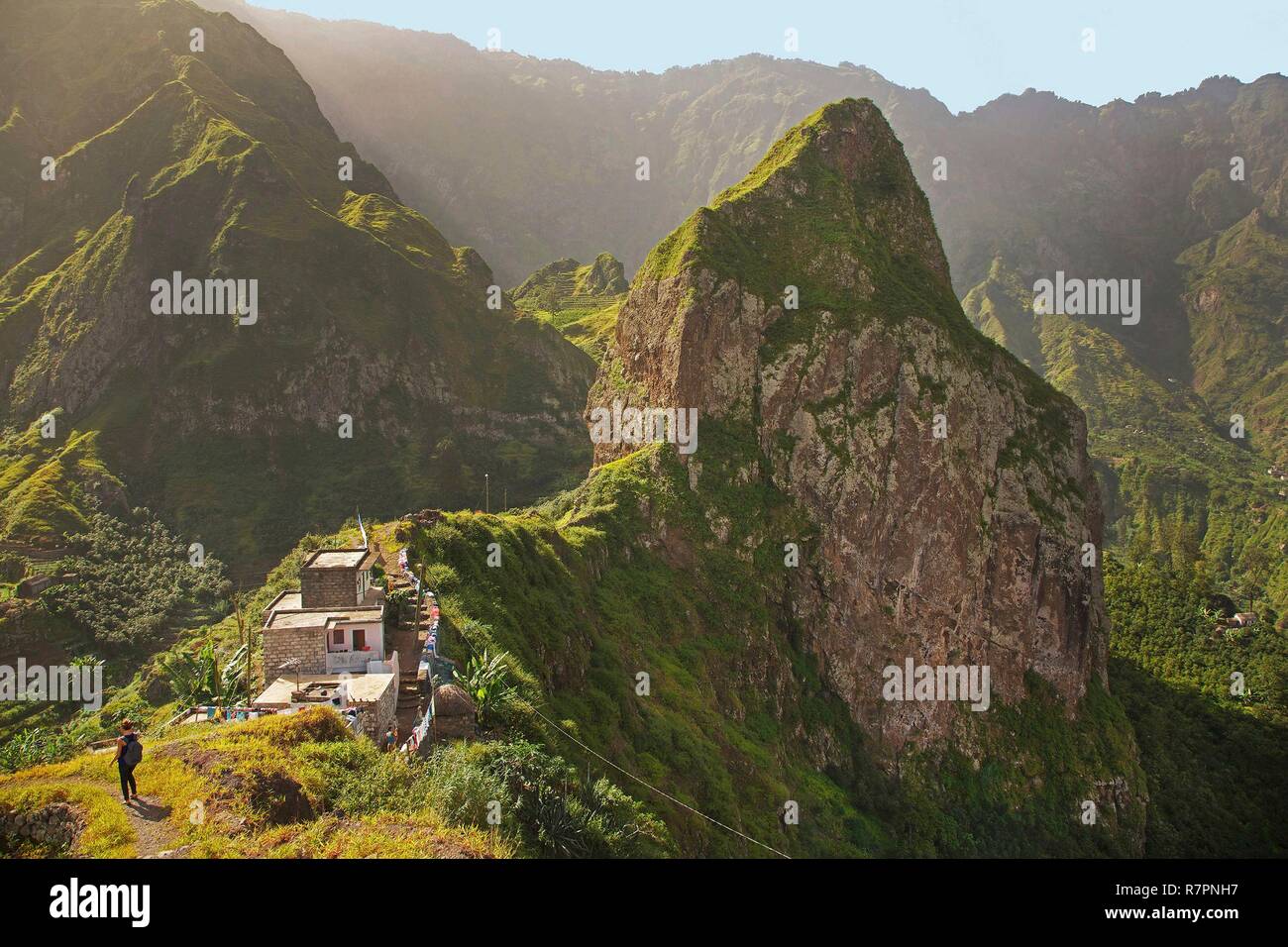 Capo Verde, Santo Antao, borgo arroccato sulle alture della valle di Paolo Foto Stock