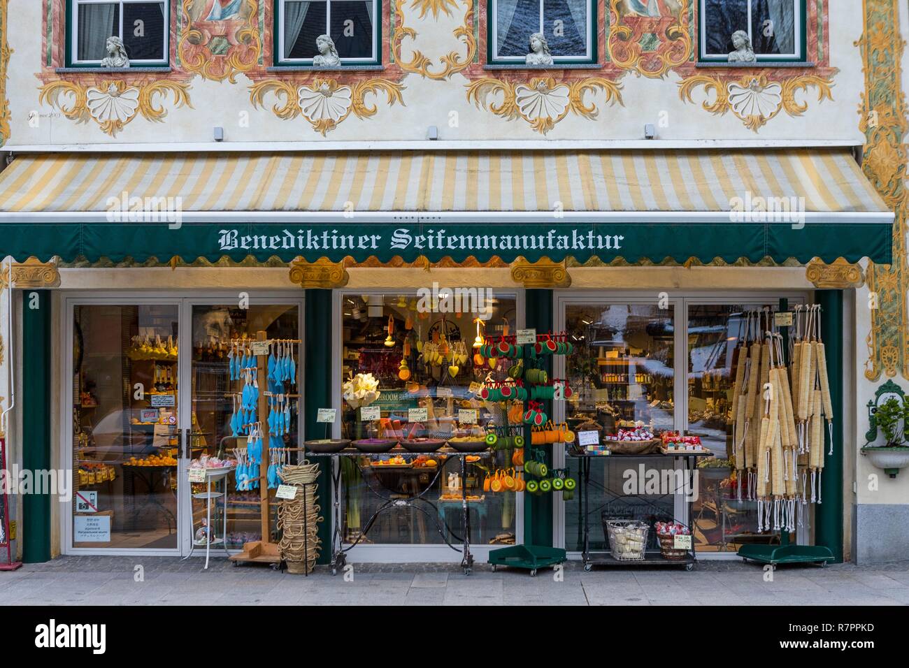 Austria, Austria superiore, regione del Salzkammergut, classificato come patrimonio mondiale dall' UNESCO, Sankt Wolfgang (St. Wolfgang), facciata decorata Foto Stock