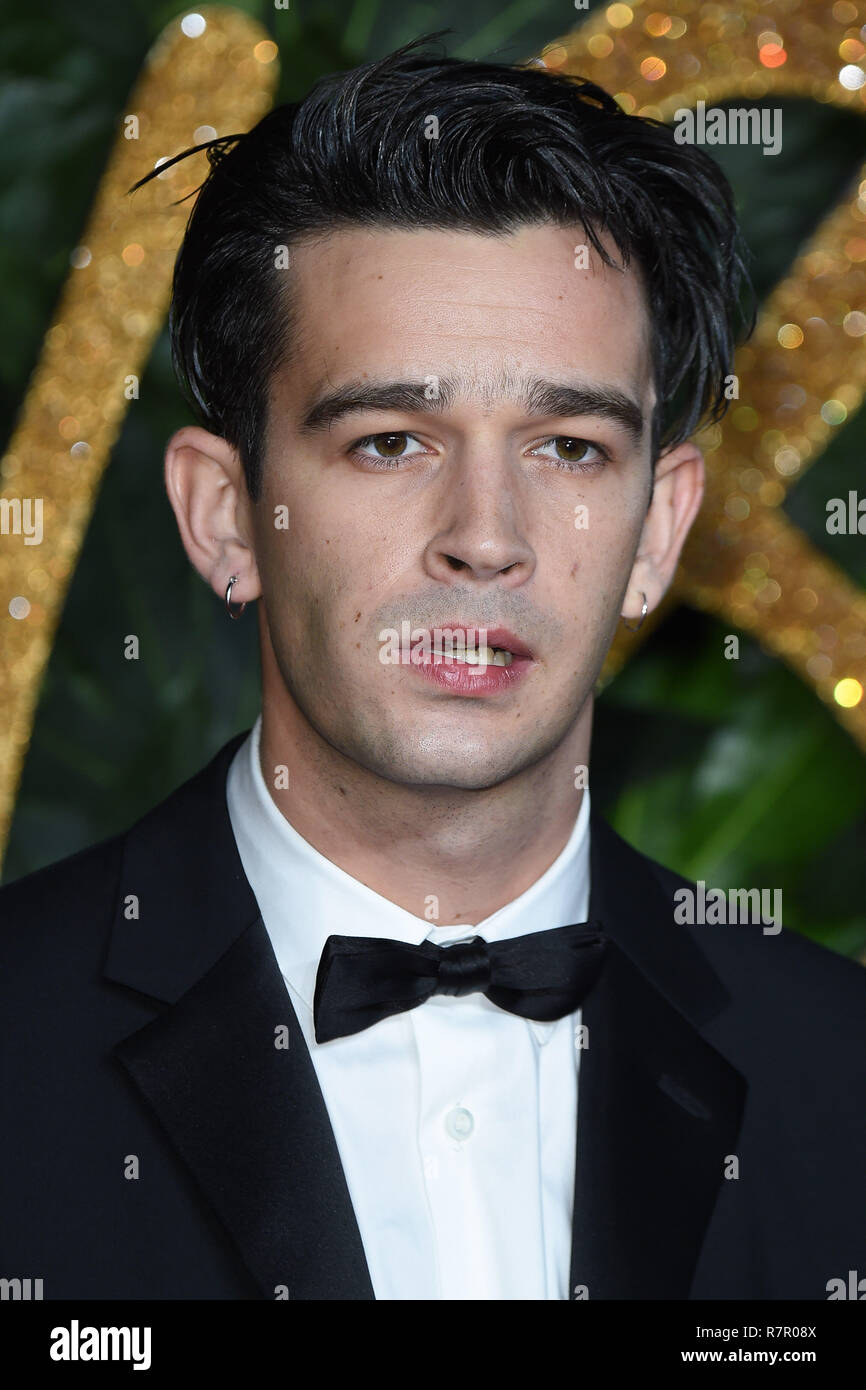 Londra, Regno Unito. 10 dic 2018. Matteo Healy al Fashion Awards 2018 presso la Royal Albert Hall di Londra. Immagine: Steve Vas/Featureflash Credito: Paul Smith/Alamy Live News Foto Stock
