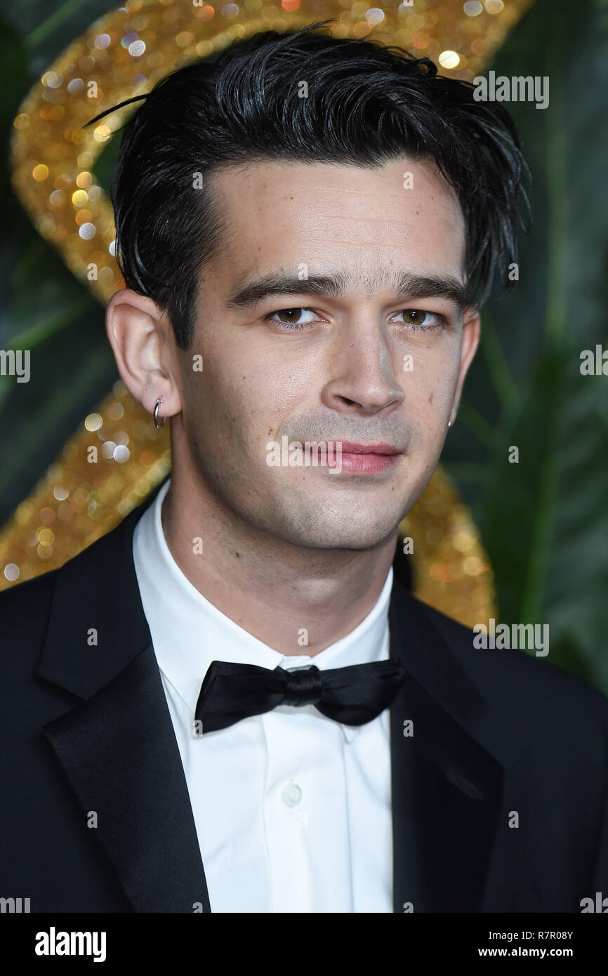 Londra, Regno Unito. 10 dic 2018. Matteo Healy al Fashion Awards 2018 presso la Royal Albert Hall di Londra. Immagine: Steve Vas/Featureflash Credito: Paul Smith/Alamy Live News Foto Stock
